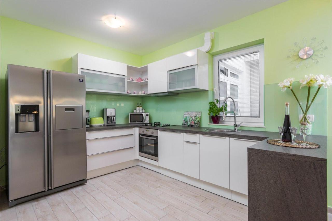 Lux Apartment Sandra Makarska Exterior photo